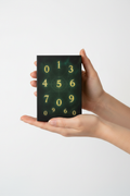 Mazzo Messaggi Numerici - tenuto in mano lifestyle