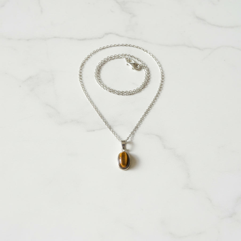 Collana con Ciondolo in Argento e Occhio di Tigre Naturale