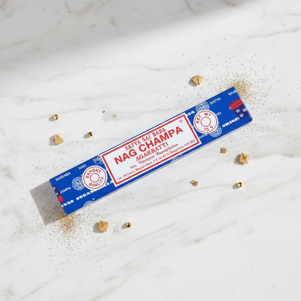 Satya Nag Champa - flatlay su marmo