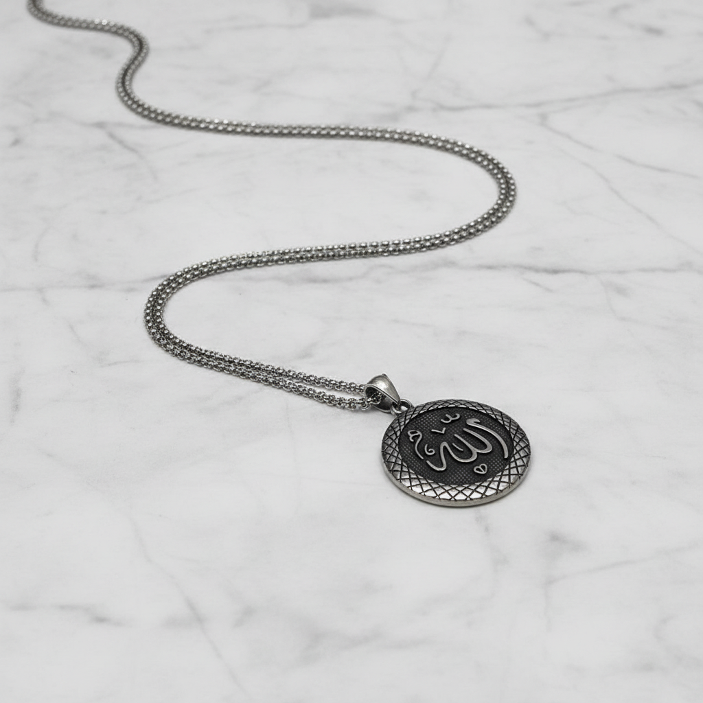 Collana Allah calligrafia araba - marmo bianco