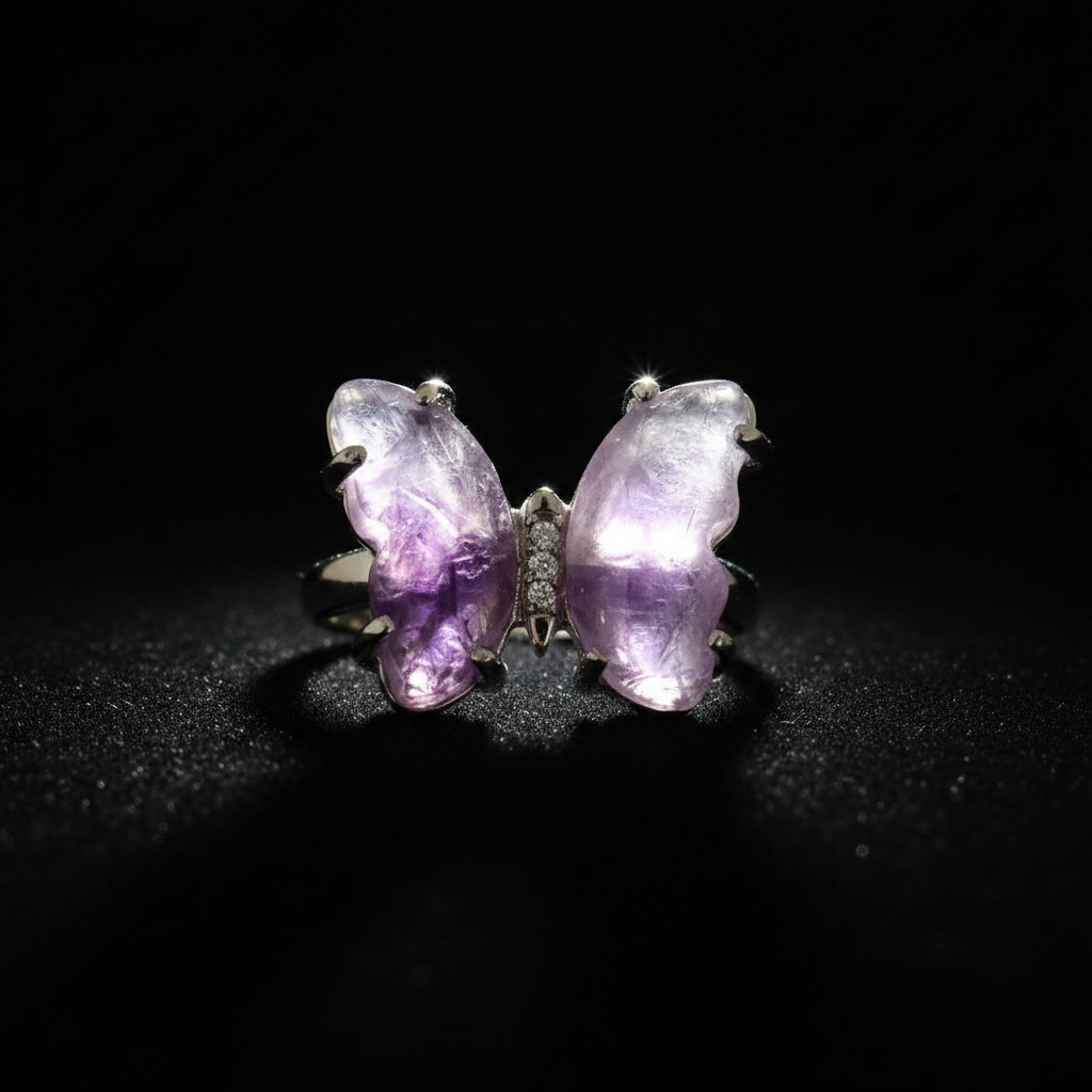Anello farfalla ametista macro close-up