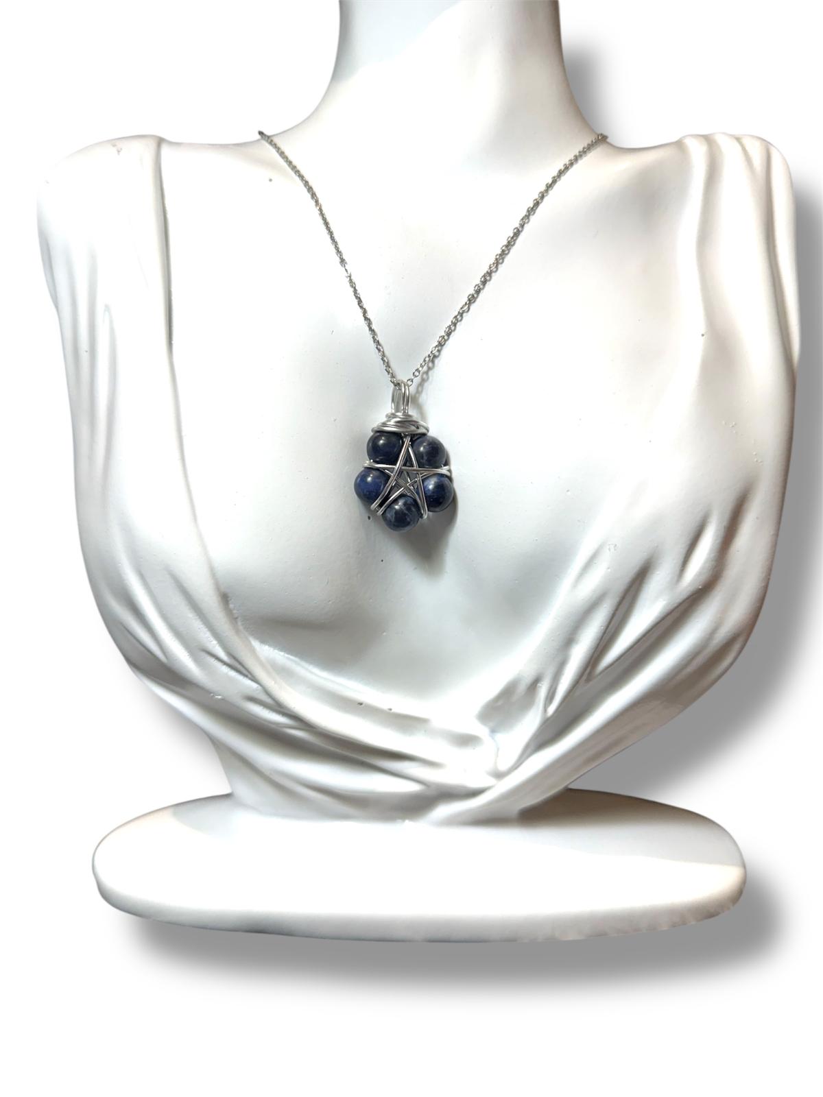 Collana Pentacolo in Alluminio Inox con Perle di Sodalite 8 mm - Fatto a Mano