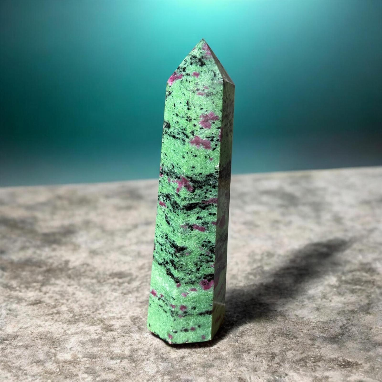 Obelisco di Ruby Zoisite punta