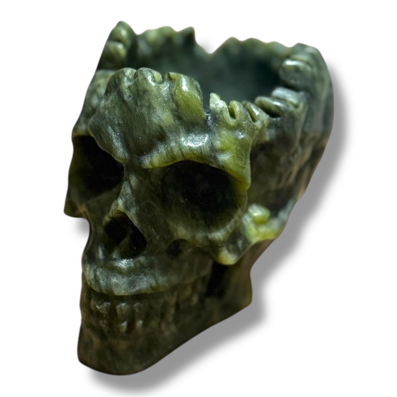 Teschio Portasfera in Giada Verde - 360g circa
